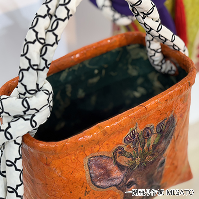 極彩色の妙 彩りの一閑張りバッグと手組の組紐