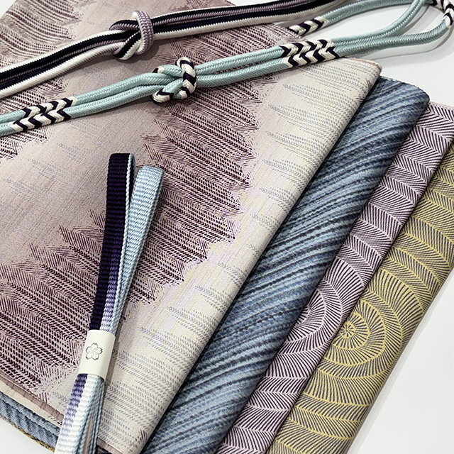 装いに、さくらを。